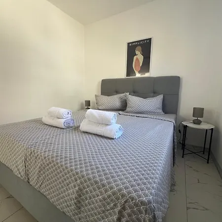 Apartment First *
